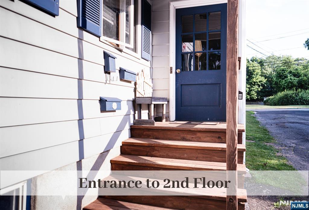 54 Glen Avenue 2nd Floor - Photo 2