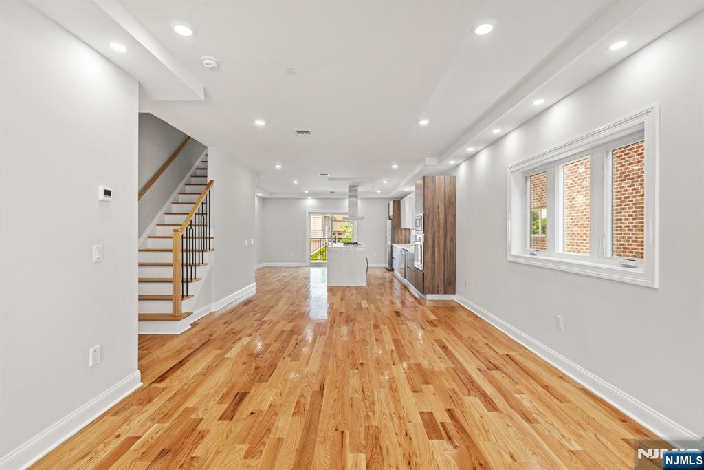 229 Wayne Avenue — photo 15