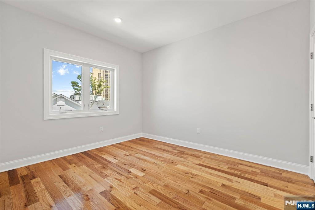 229 Wayne Avenue — photo 25