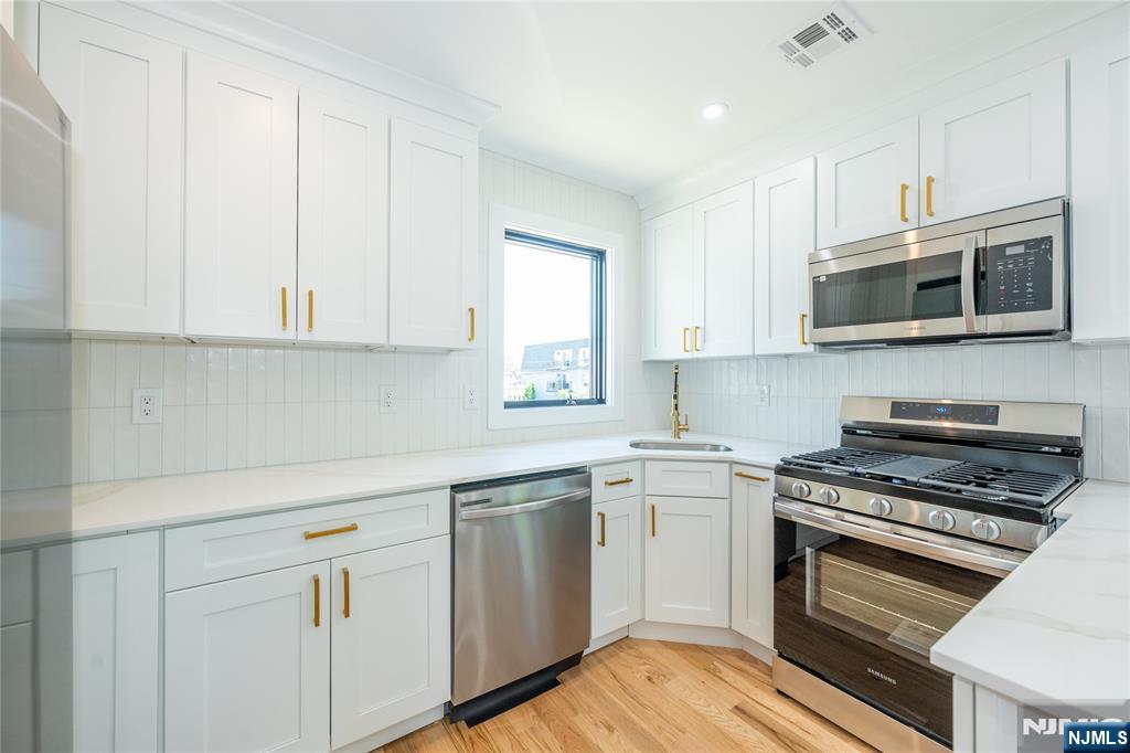 363 Park Street — photo 22