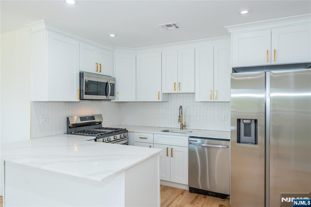363 Park Street — photo 9