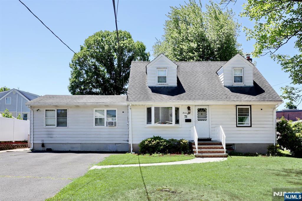 71 Lexington Ave, Dumont, NJ 07628