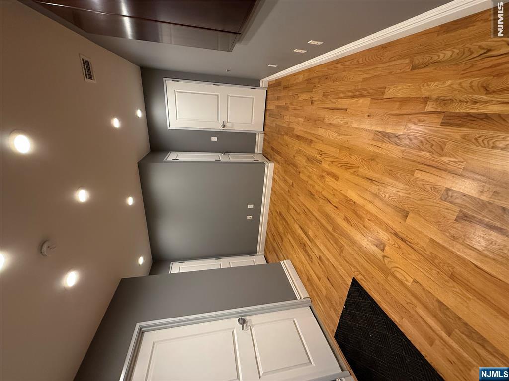 356 Mclean Boulevard — photo 13