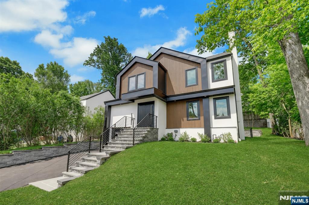 279 Jefferson Ave, Cresskill, NJ 07626