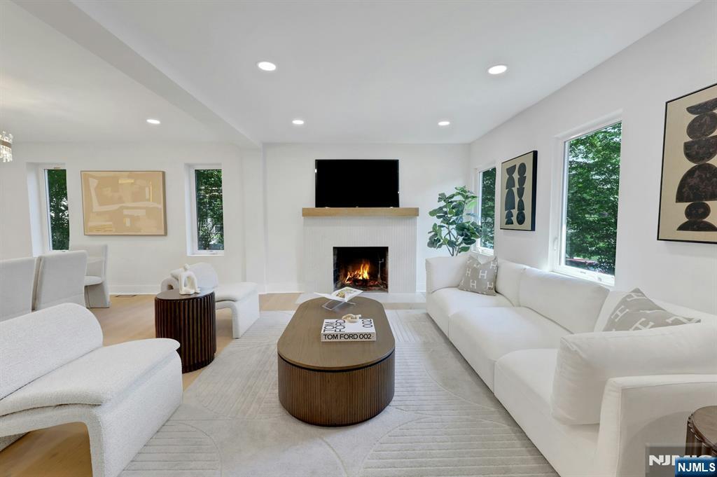 279 Jefferson Ave, Cresskill, NJ 07626