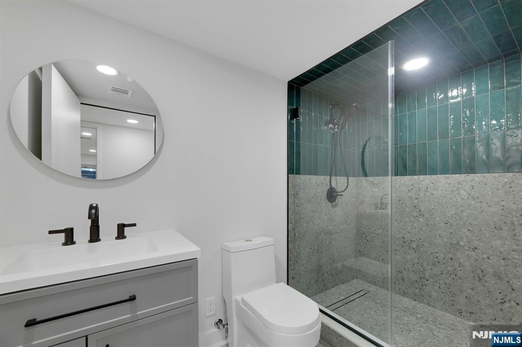 279 Jefferson Avenue — photo 40