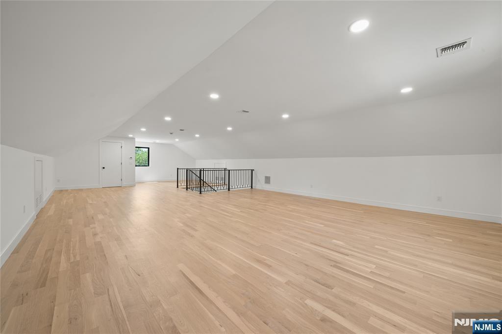 24 Richard Scott Court — photo 32