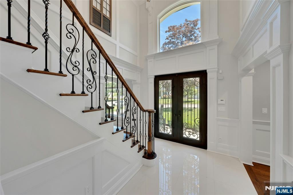 697 Terrace Drive - Photo 3