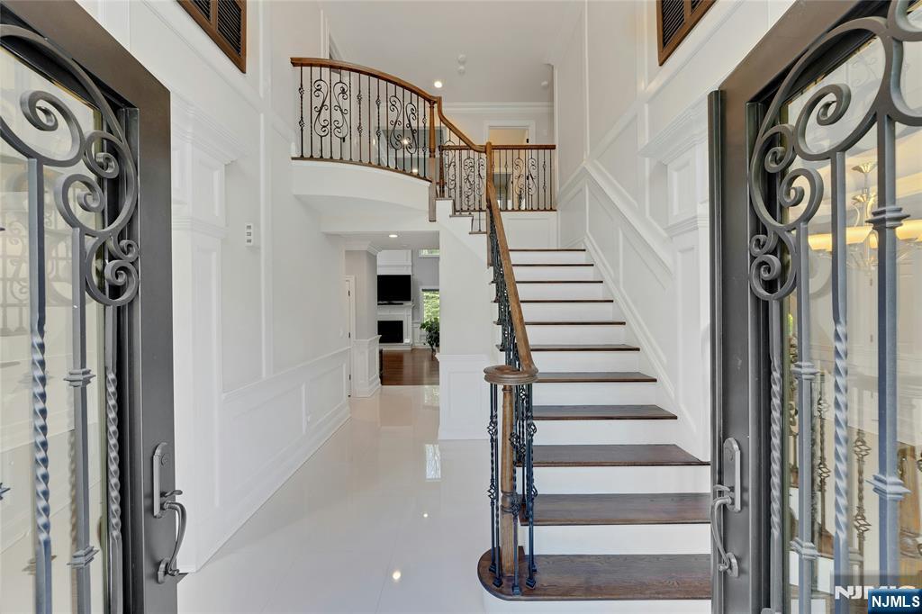 697 Terrace Drive - Photo 4