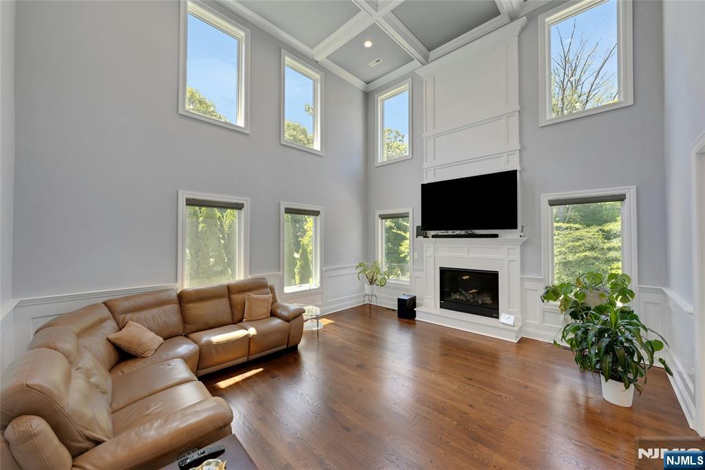 697 Terrace Drive — photo 7