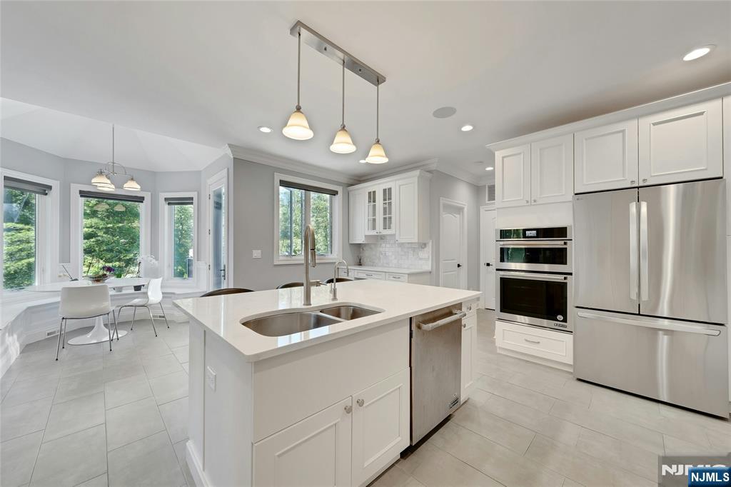 697 Terrace Drive — photo 9