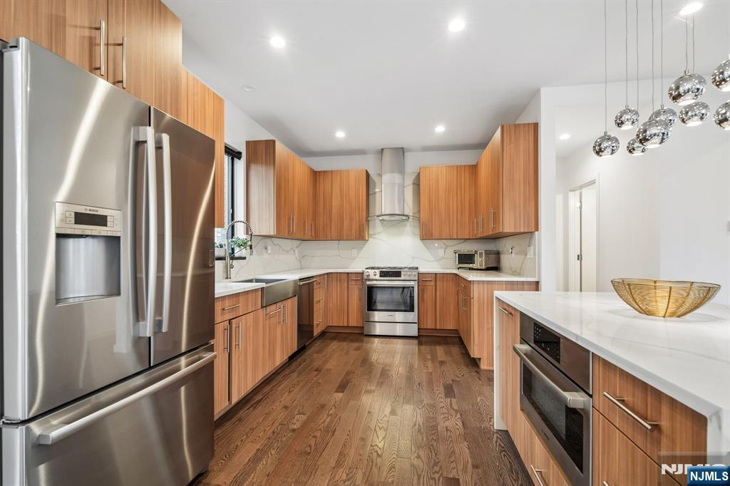 253 Prospect Avenue — photo 13