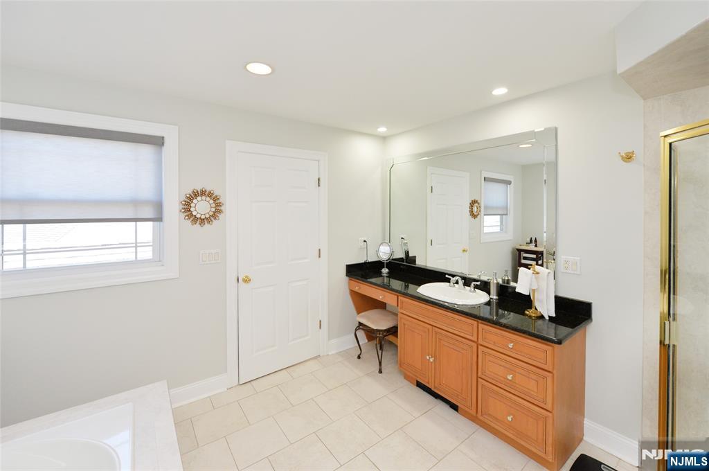 513 Boulevard — photo 16