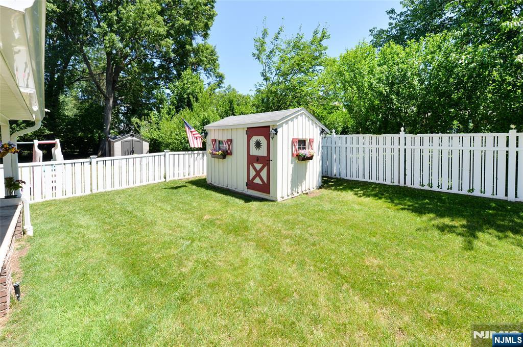 513 Boulevard — photo 29