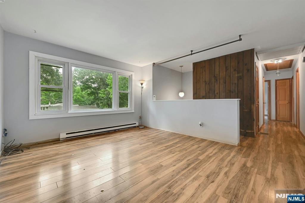 16 Essex Road - Photo 3