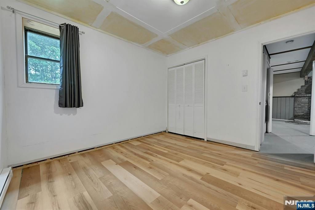 16 Essex Road
