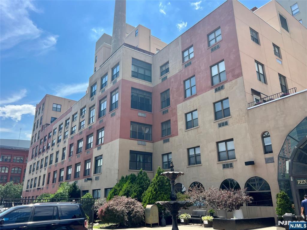 111 Mulberry Street 2R - Photo 2