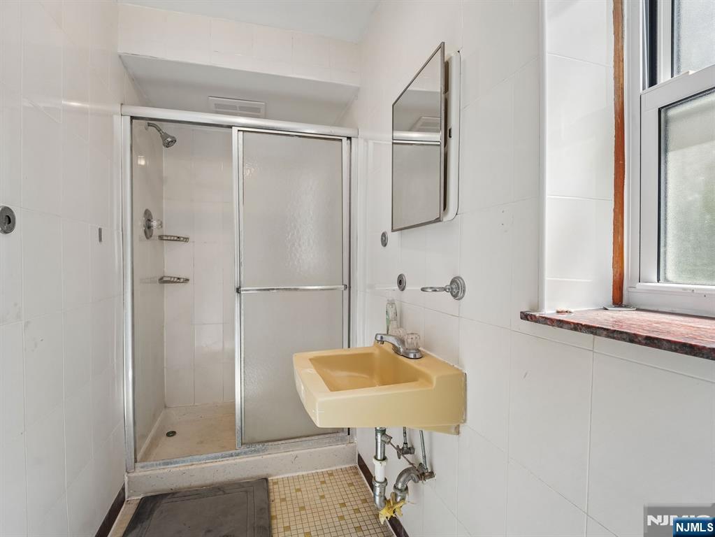436 Sylvan Street — photo 17