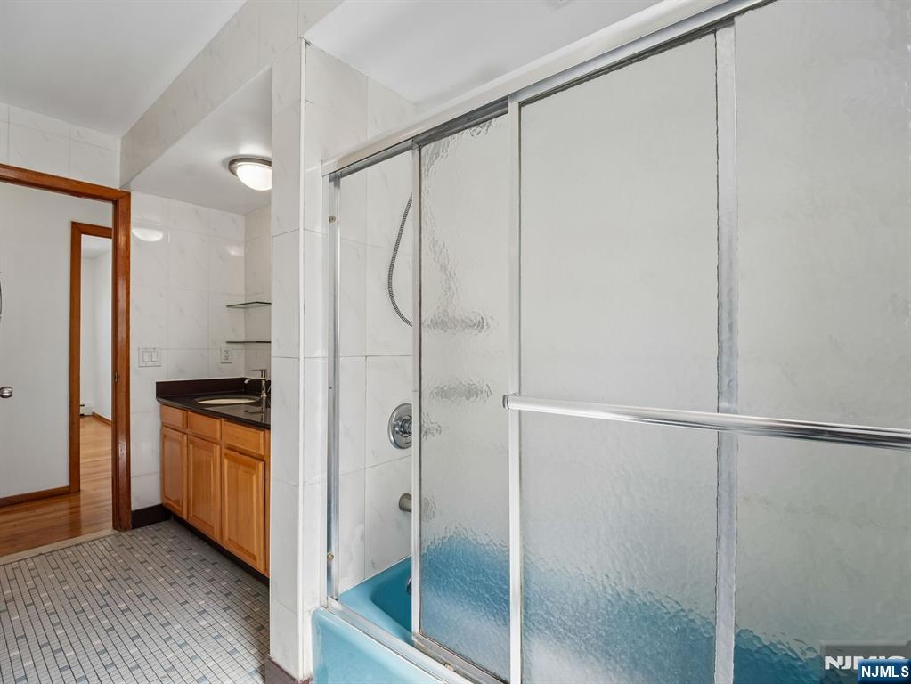 436 Sylvan Street — photo 8