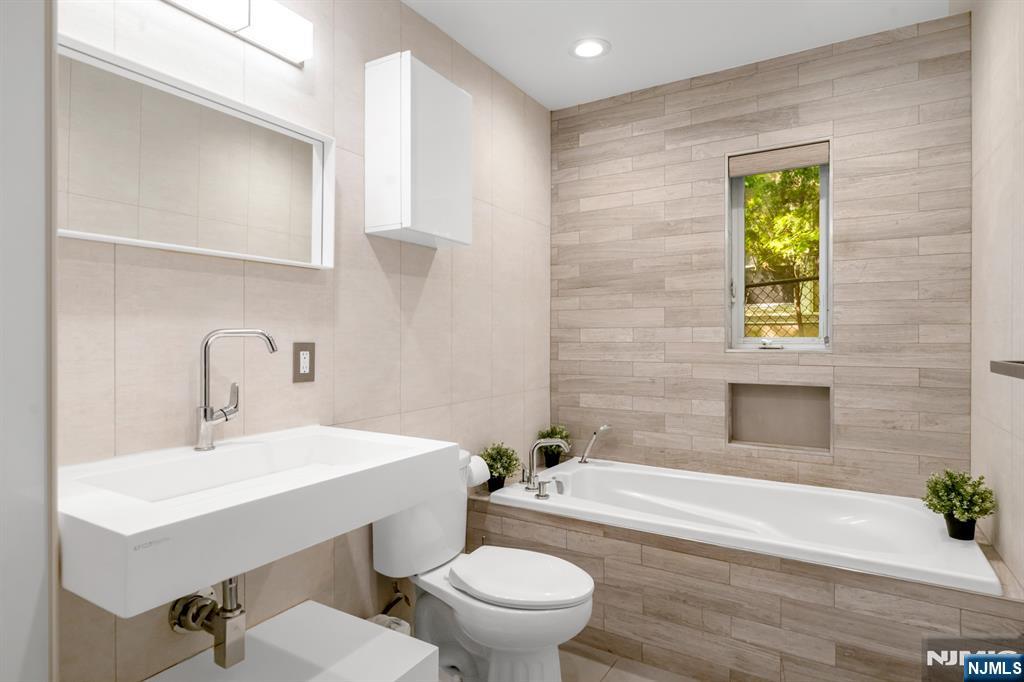 247 Glenwood Avenue — photo 17