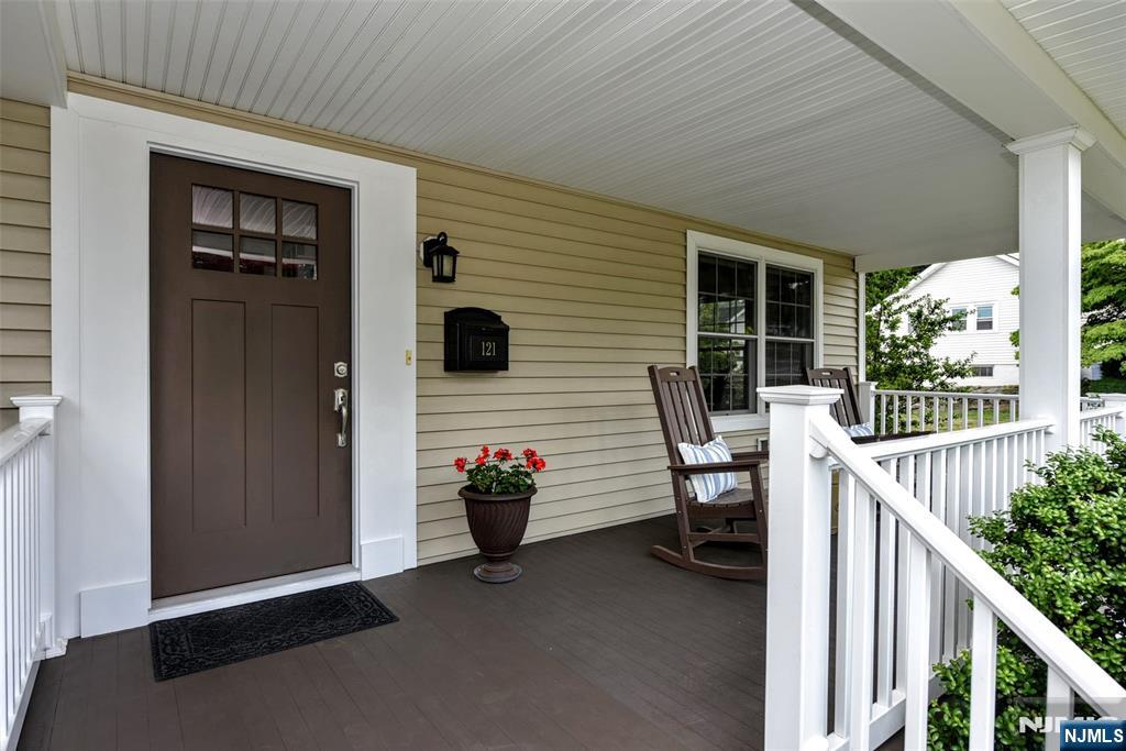 121 Vreeland Avenue — photo 2