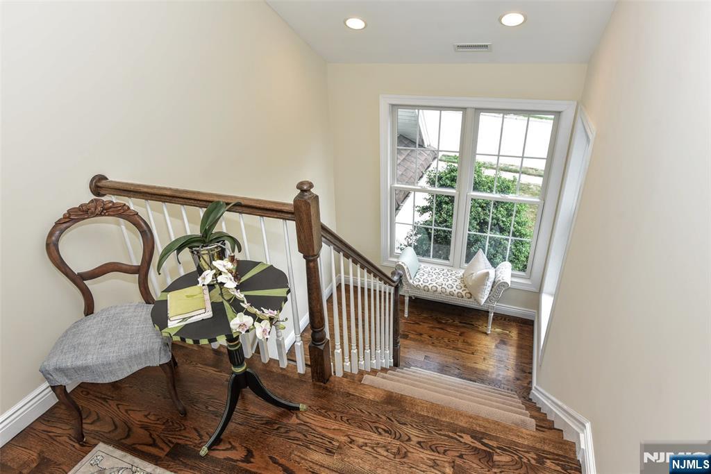 121 Vreeland Avenue — photo 12