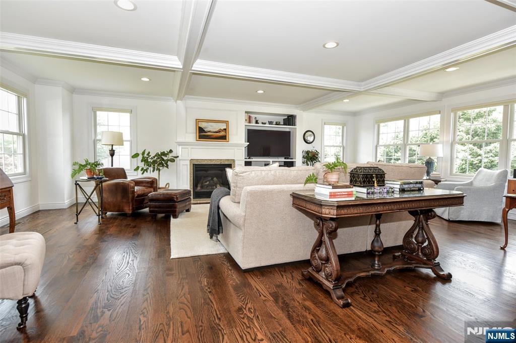 121 Vreeland Avenue — photo 3