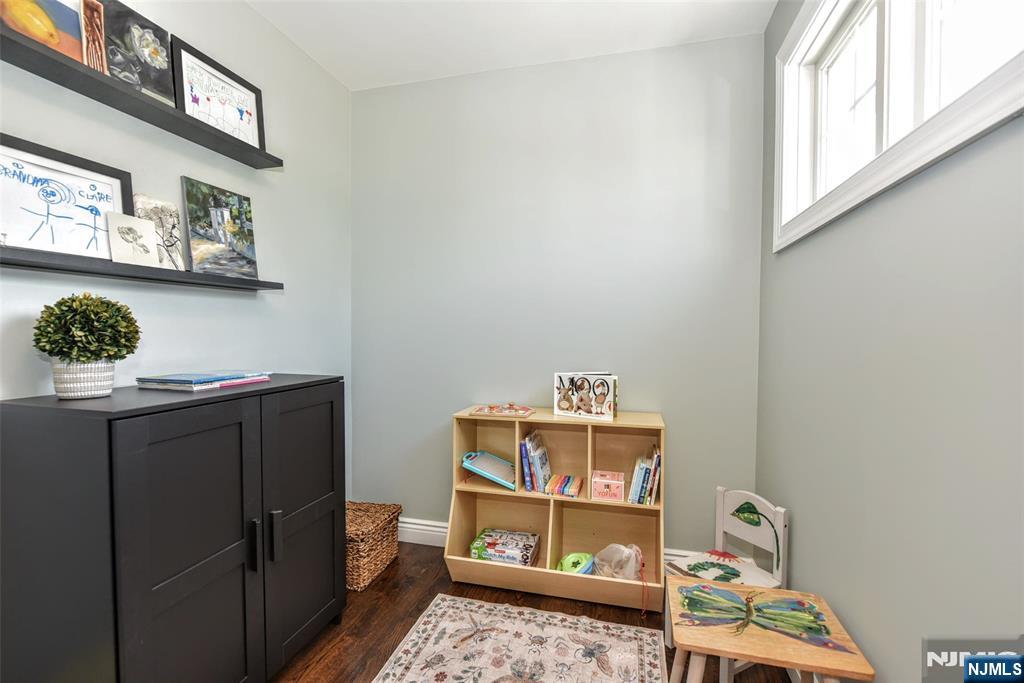 121 Vreeland Avenue — photo 10