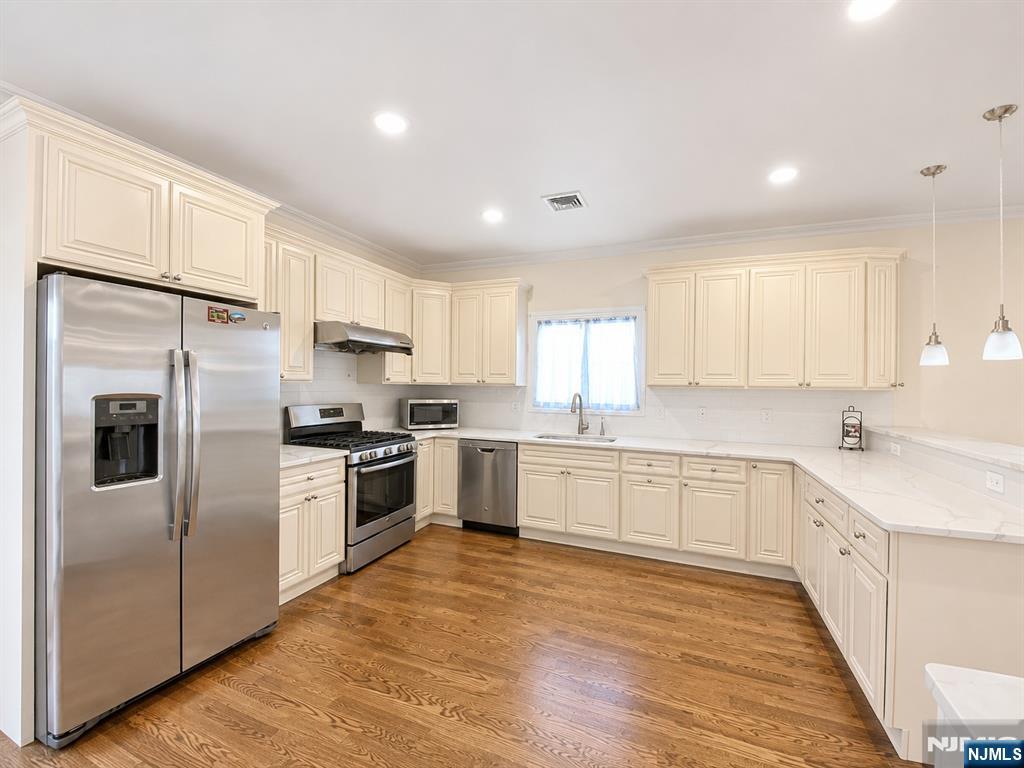 78 Lincoln Avenue - Photo 4