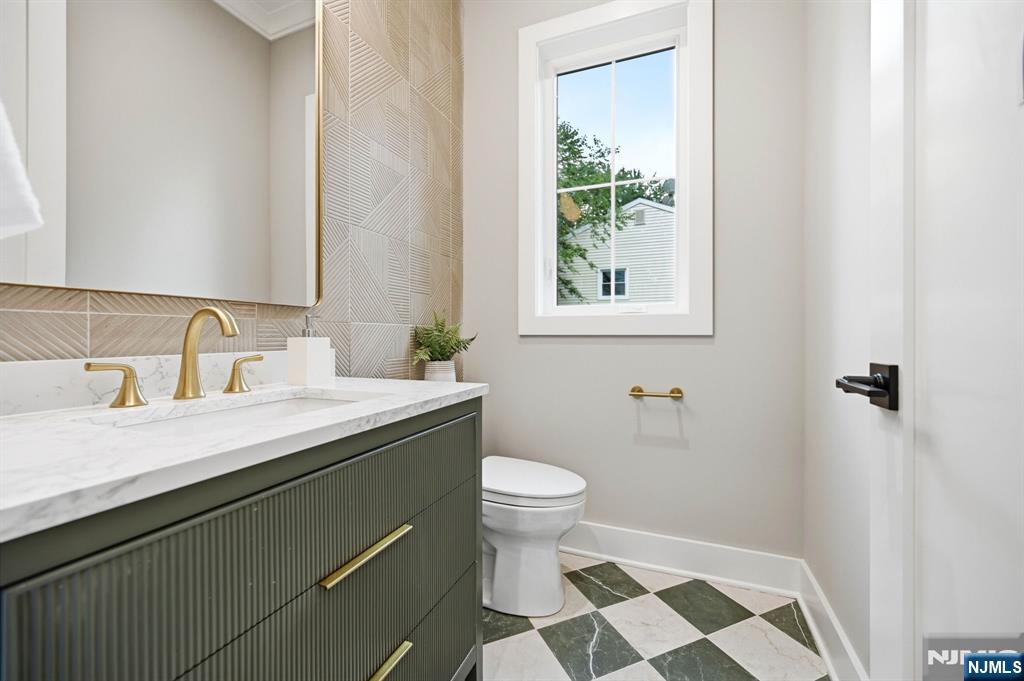 12 Tilden Court — photo 11