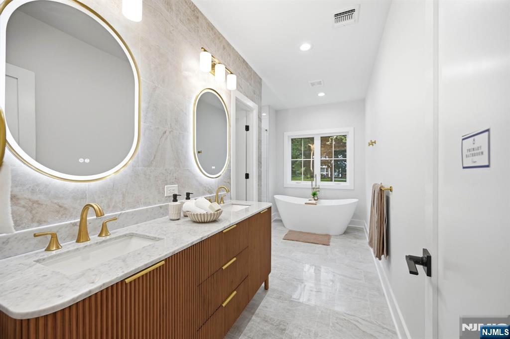 12 Tilden Court — photo 18