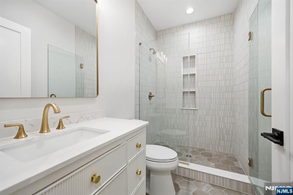 12 Tilden Court — photo 24