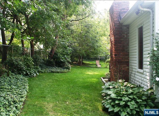 82 Heatherhill Road - Photo 4