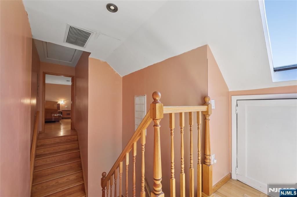 4-16 Bellair Avenue — photo 37