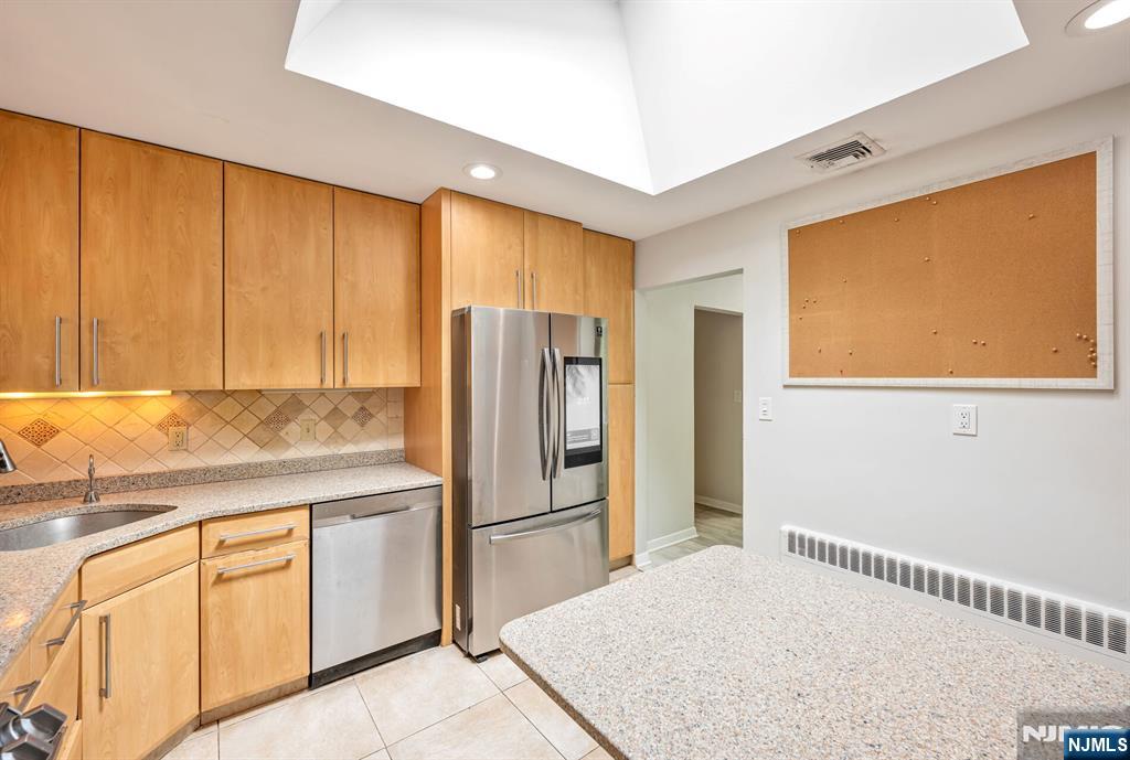 327 Hil Ray Avenue — photo 16