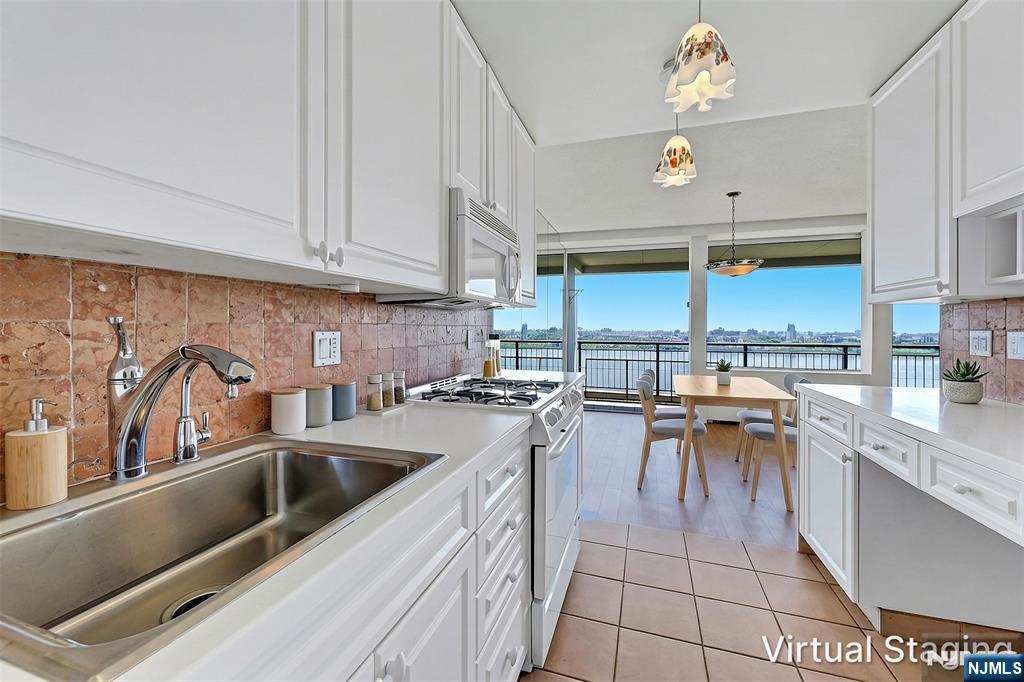 4 Horizon #1022, Fort Lee, NJ 07024