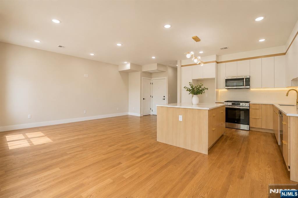 393 Myrtle Avenue — photo 17