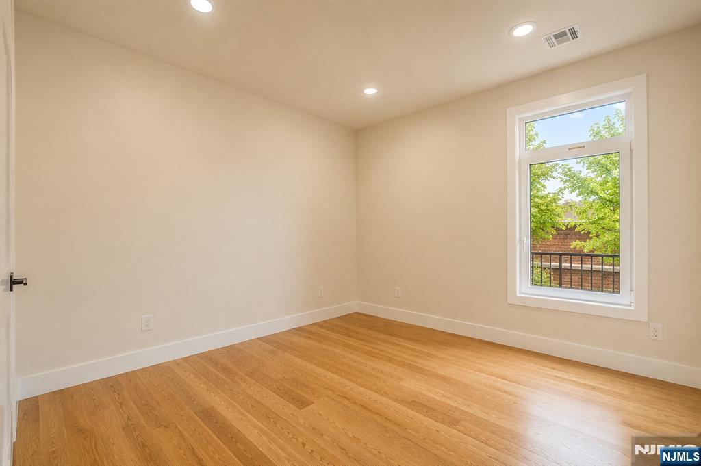 393 Myrtle Avenue — photo 19