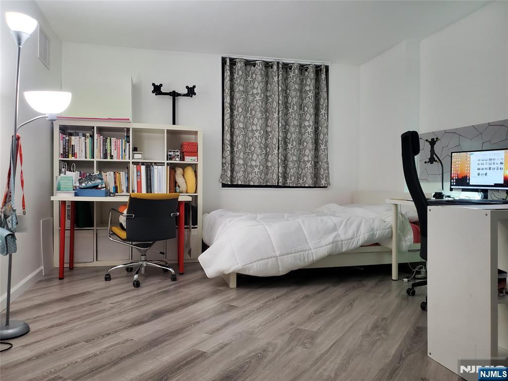 1203 Harmon Cove Tower