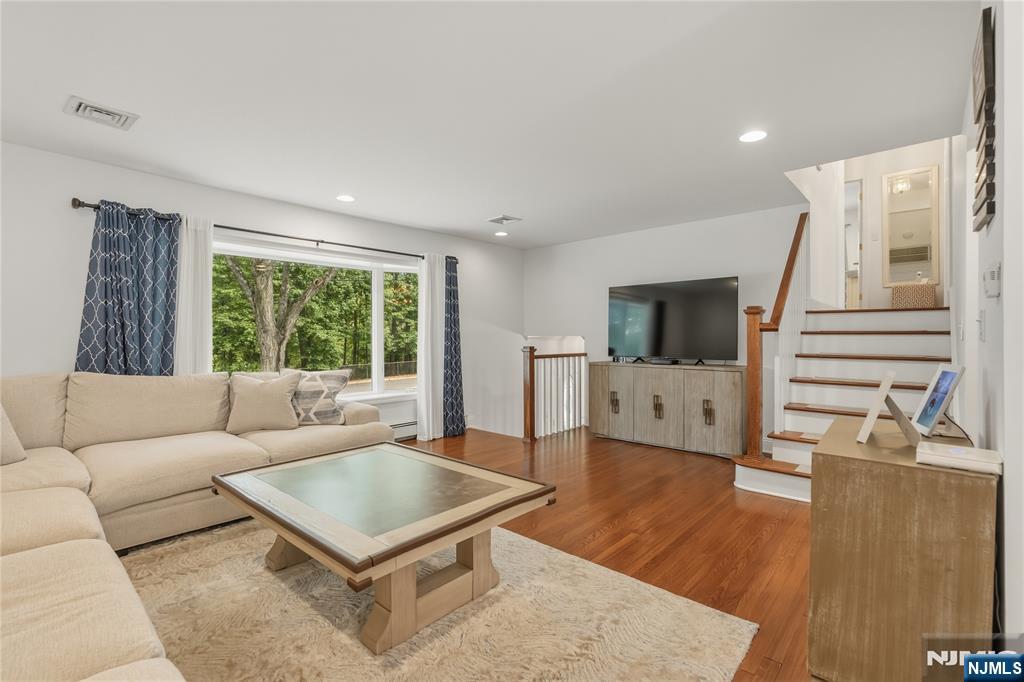 290 McHenry Drive — photo 12
