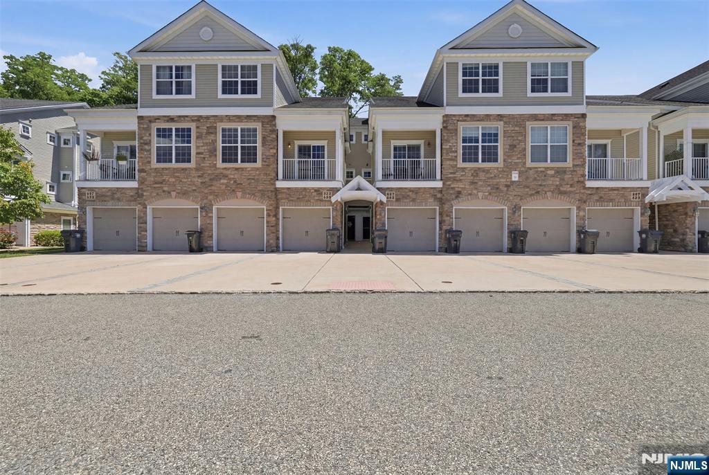 404 Waterview Court 404 - Photo 1