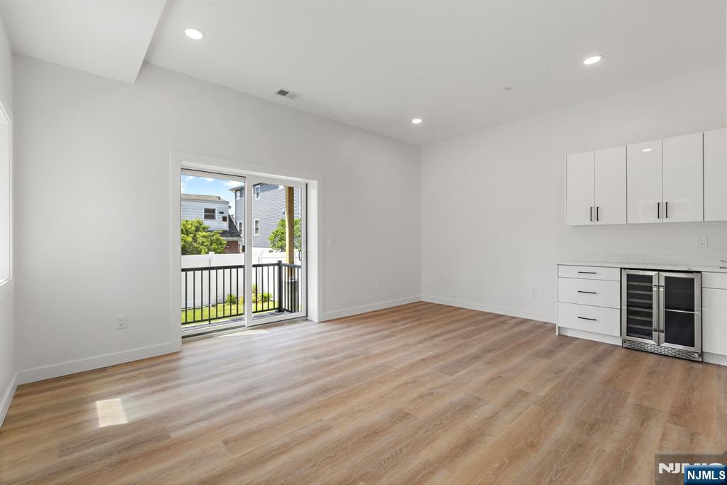 501 Saint Pauls Avenue — photo 19