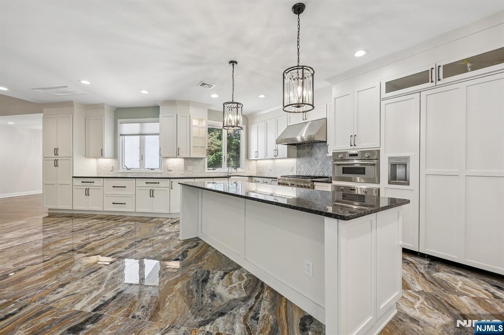 218 Irving Avenue - Photo 12