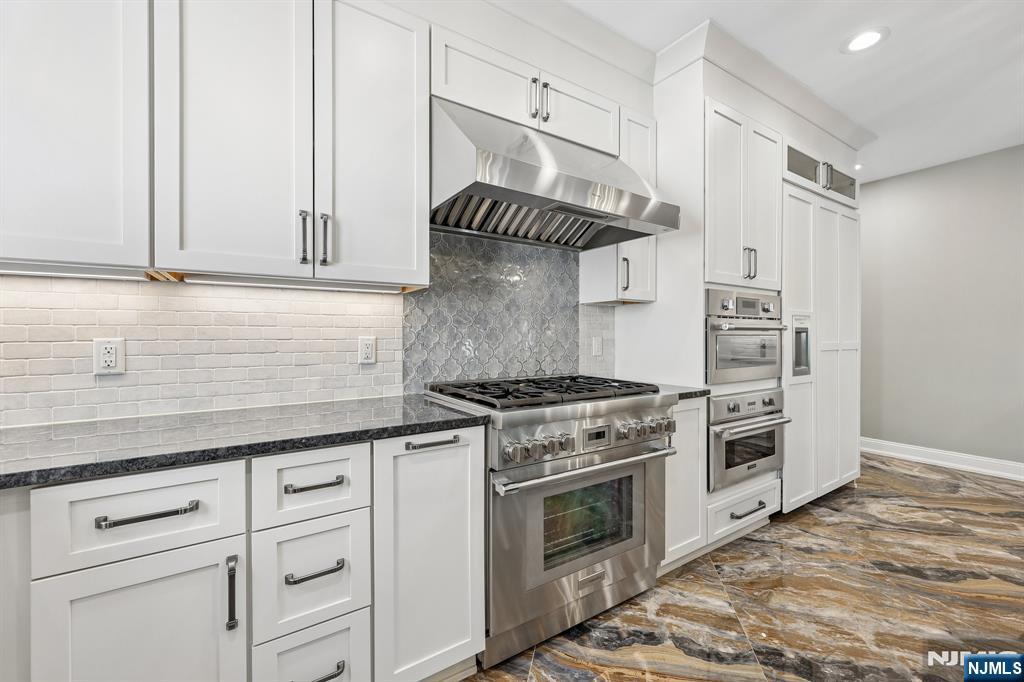 218 Irving Avenue - Photo 14