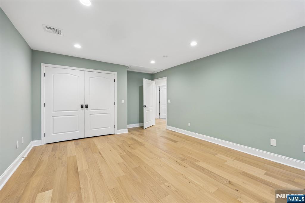 218 Irving Avenue — photo 35