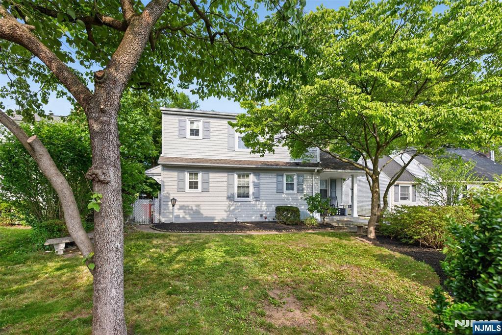 43 Colonial Pw, Dumont, NJ 07628