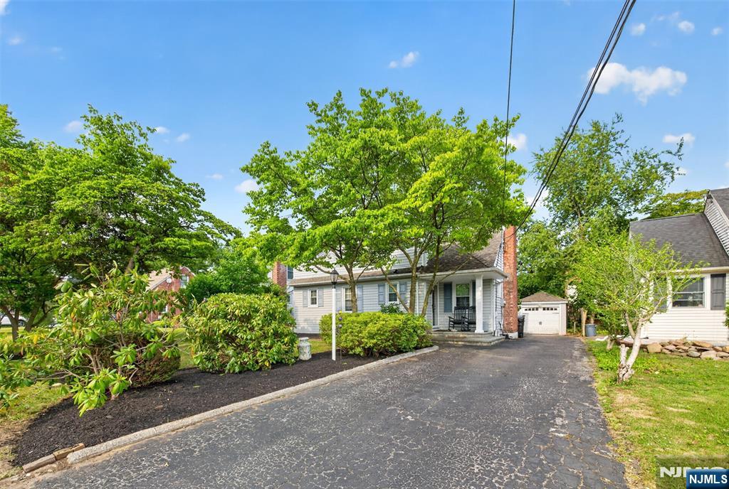 43 Colonial Pw, Dumont, NJ 07628