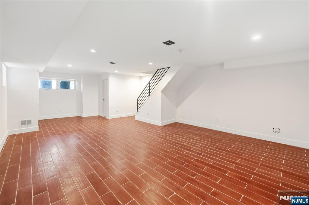 141 Beach Street — photo 18