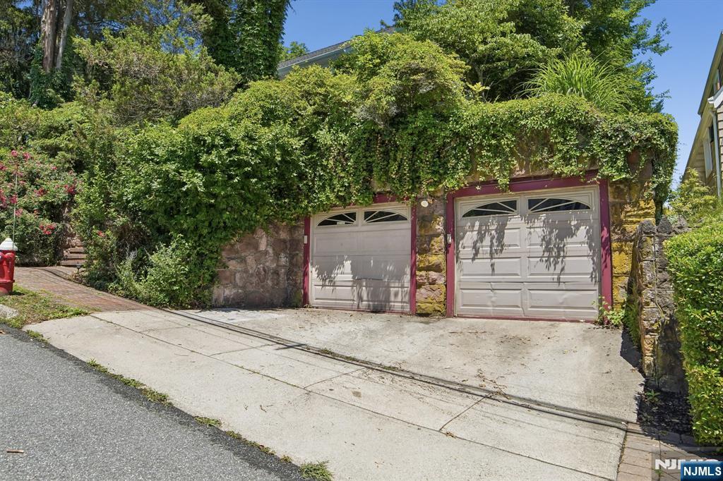 157 Sussex Road — photo 44