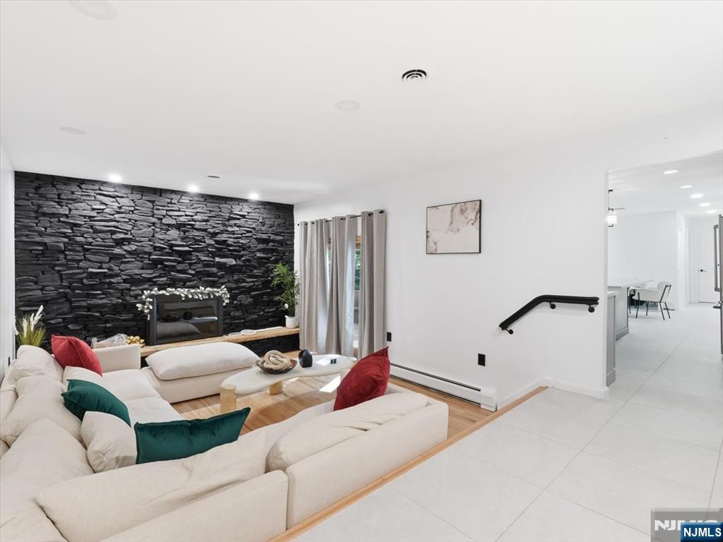 862 Battel Place — photo 9